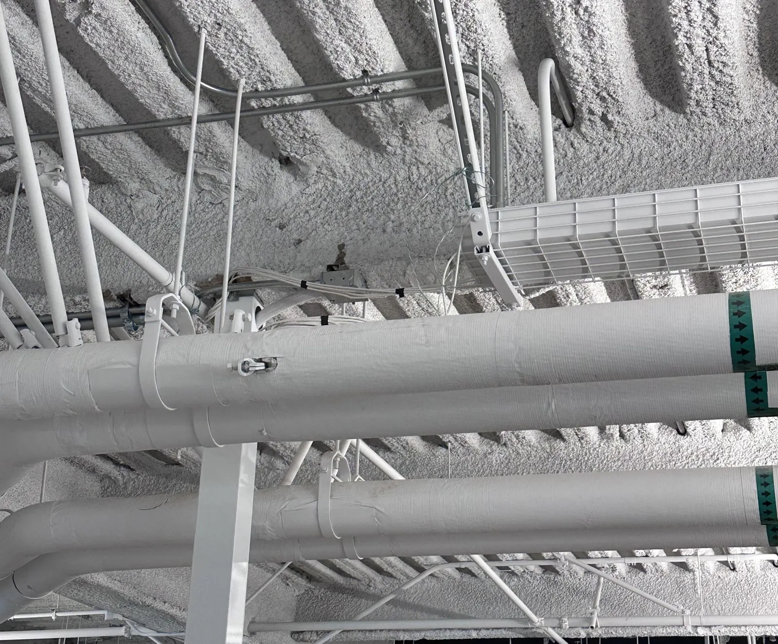 Câblage réseau et fibre optique de deux étages de bureaux, lien par lien — photo 3