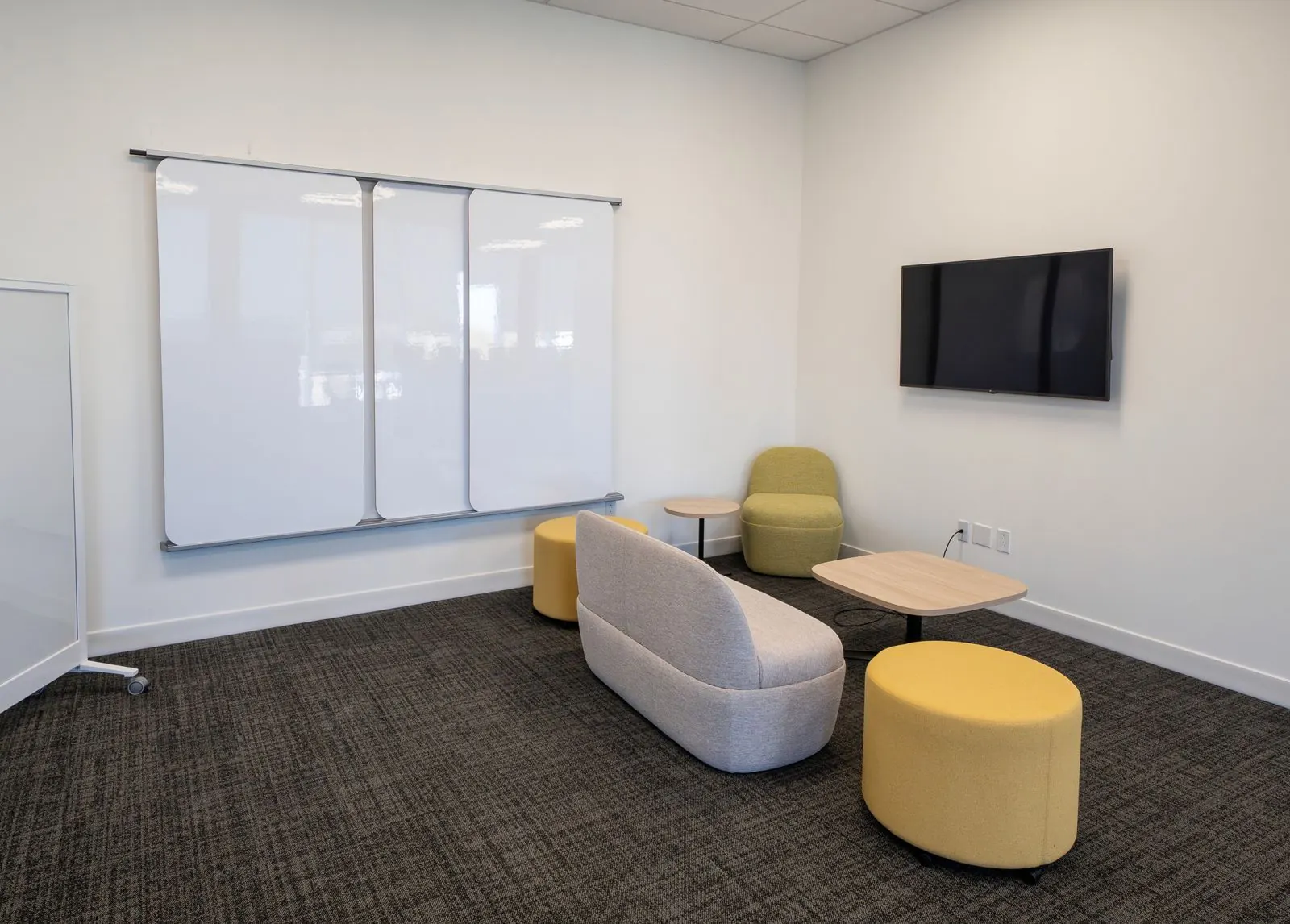 Salles de conférence et lounge modulable pour un siège social — photo 3