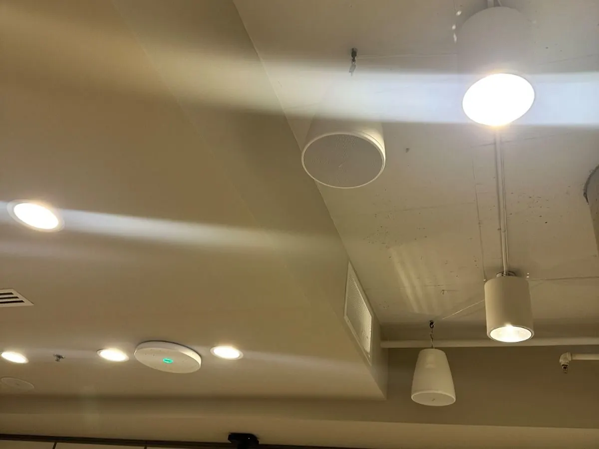 Une grande salle modulable devenue salle Microsoft Teams — photo 4
